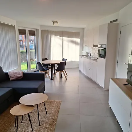 Vakantiestudio Lora Met Tuintje Appartamento