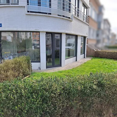 Vakantiestudio Lora Met Tuintje * Бланкенберге